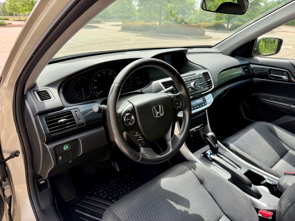 2013 Honda Accord Image 10
