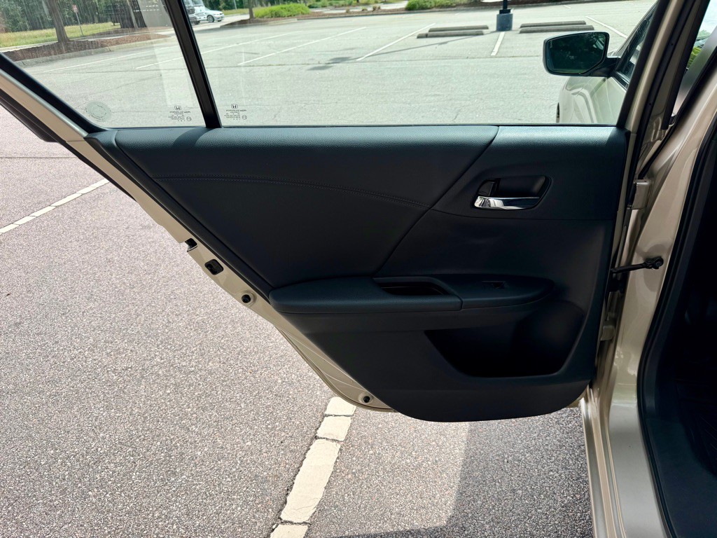 2013 Honda Accord Image 14