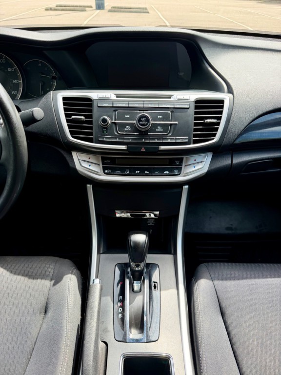 2013 Honda Accord Image 17