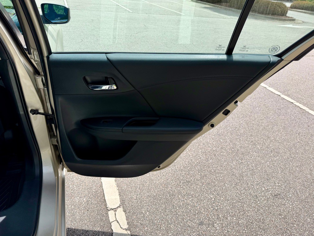 2013 Honda Accord Image 21