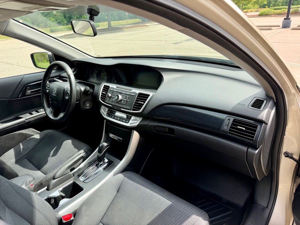2013 Honda Accord Image 23