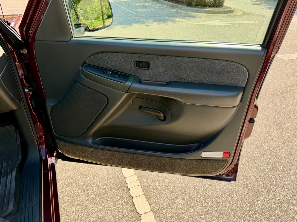 2003 Chevrolet Silverado 1500 Image 16