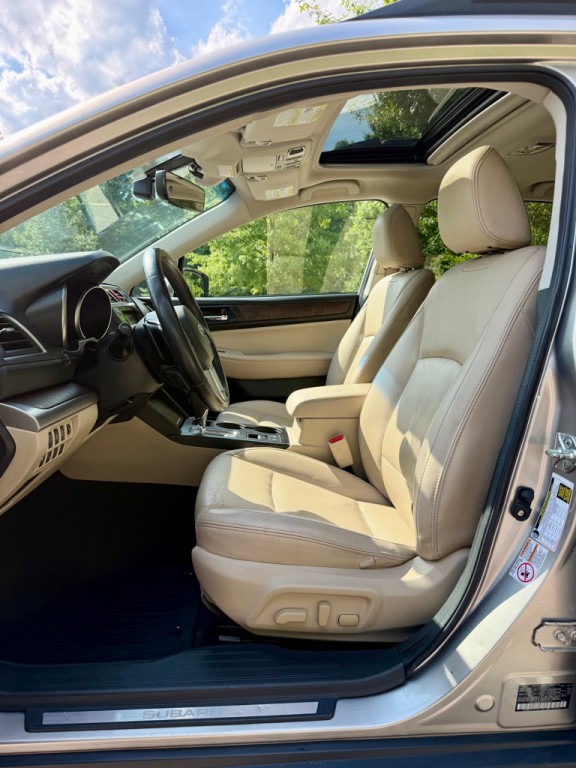 2017 Subaru Outback Image 10