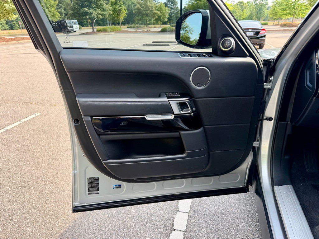2014 Land Rover Range Rover Image 13