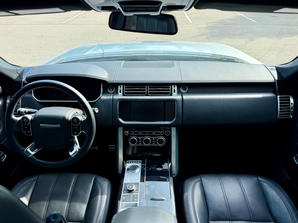 2014 Land Rover Range Rover Image 18
