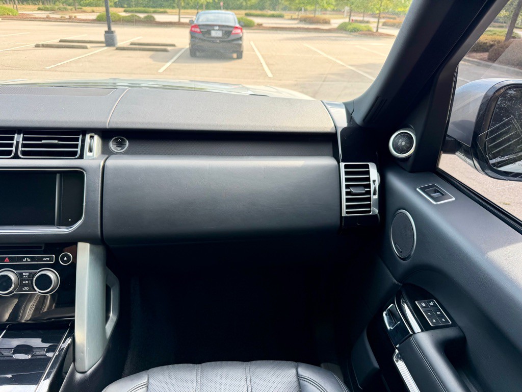 2014 Land Rover Range Rover Image 21