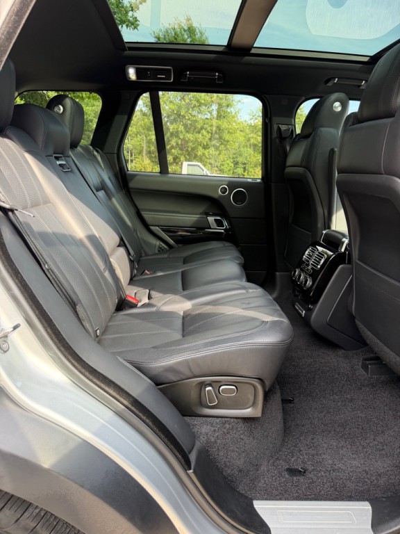 2014 Land Rover Range Rover Image 22