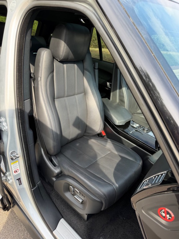 2014 Land Rover Range Rover Image 27