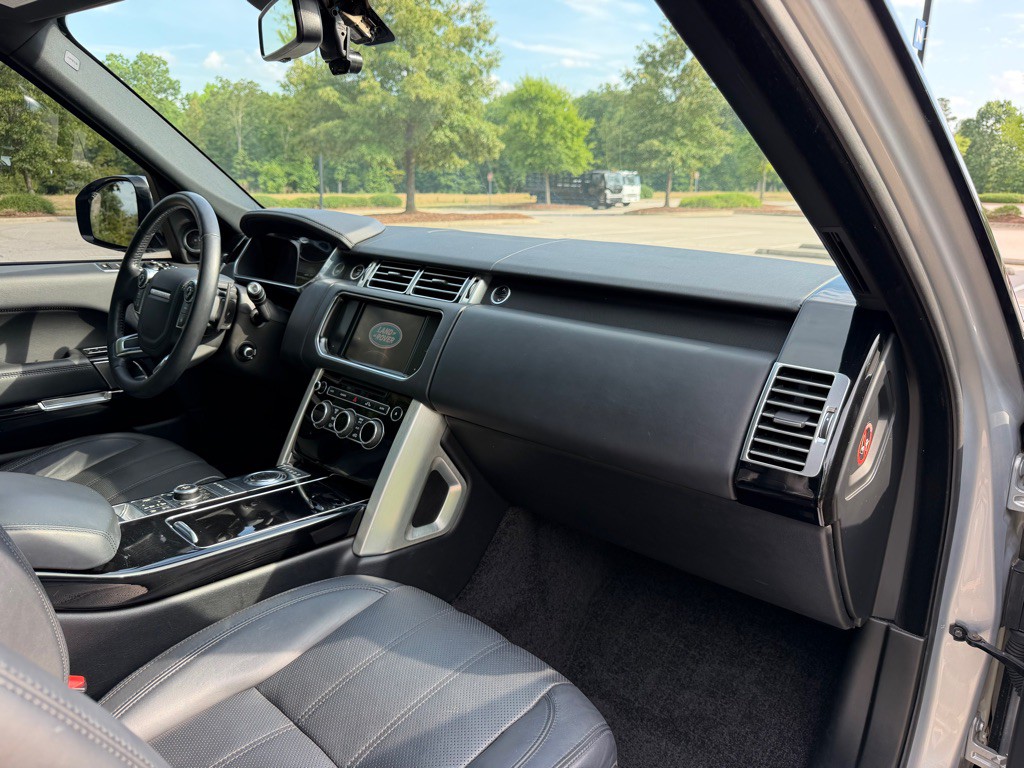 2014 Land Rover Range Rover Image 28