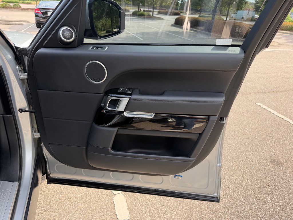 2014 Land Rover Range Rover Image 29