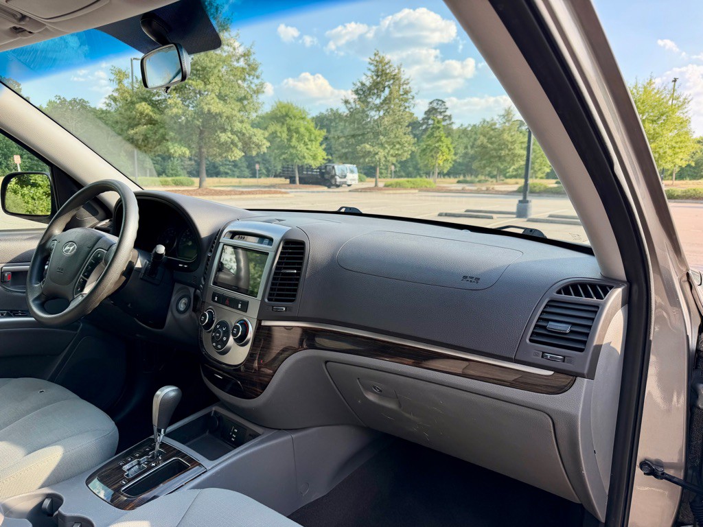 2012 Hyundai Santa Fe Image 21