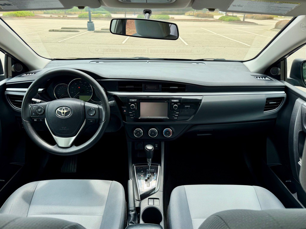 2016 Toyota Corolla Image 16