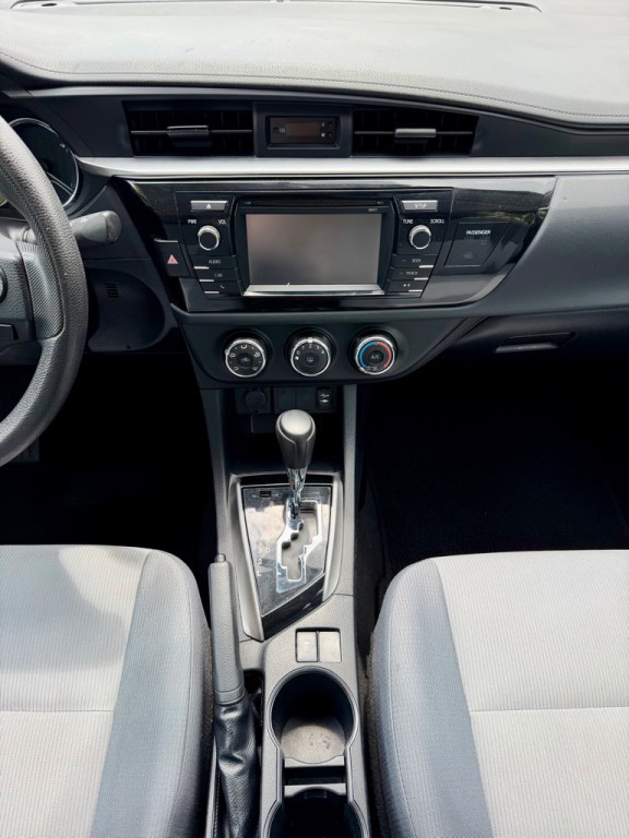 2016 Toyota Corolla Image 18