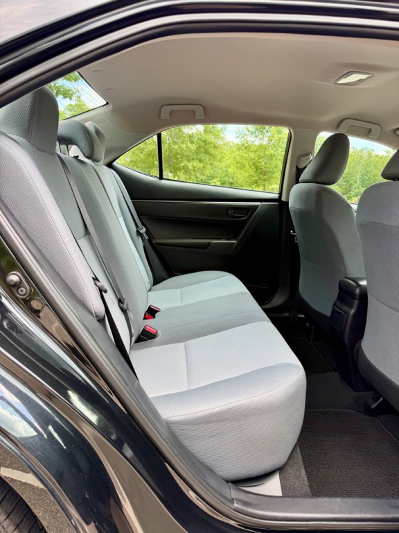 2016 Toyota Corolla Image 20