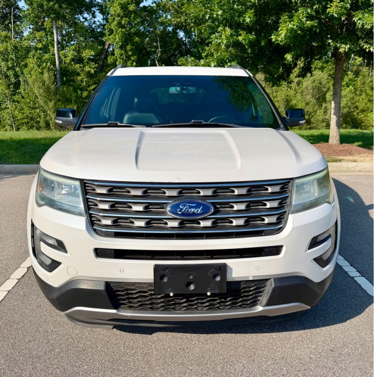 2016 Ford Explorer Image 2