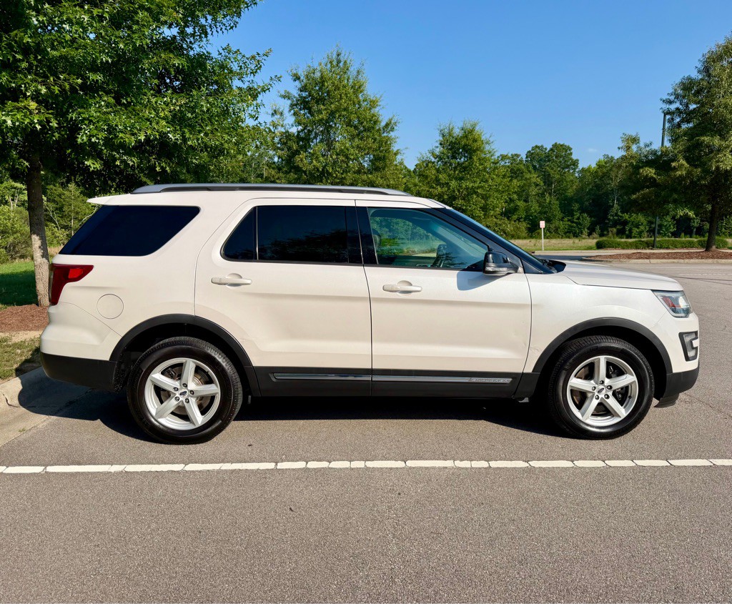 2016 Ford Explorer Image 4