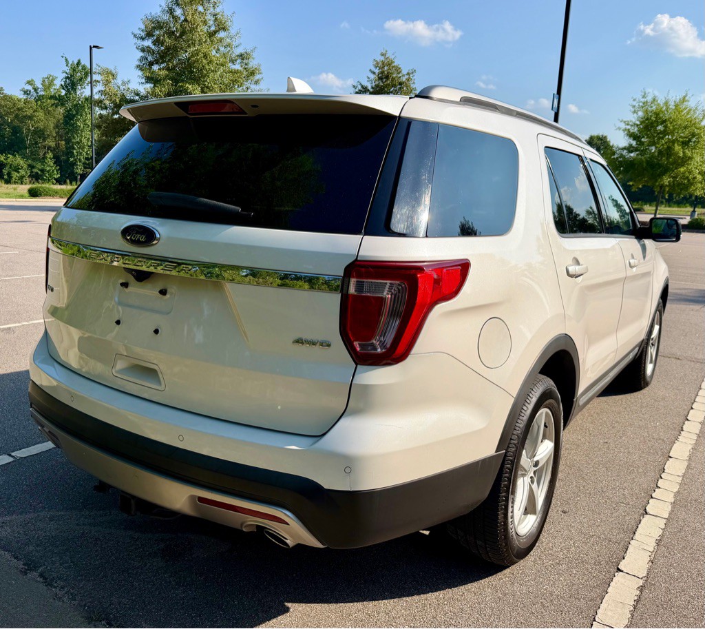 2016 Ford Explorer Image 5