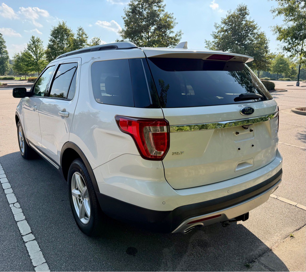 2016 Ford Explorer Image 7