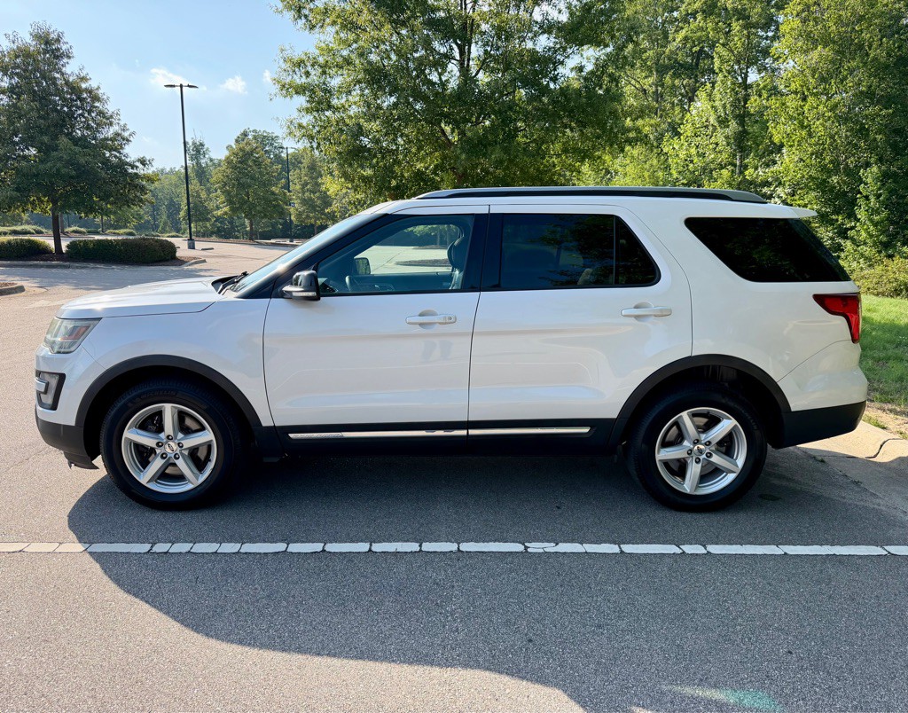 2016 Ford Explorer Image 8