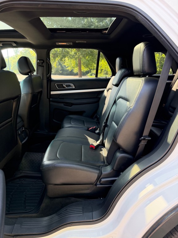 2016 Ford Explorer Image 14