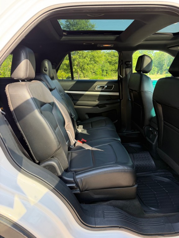 2016 Ford Explorer Image 21