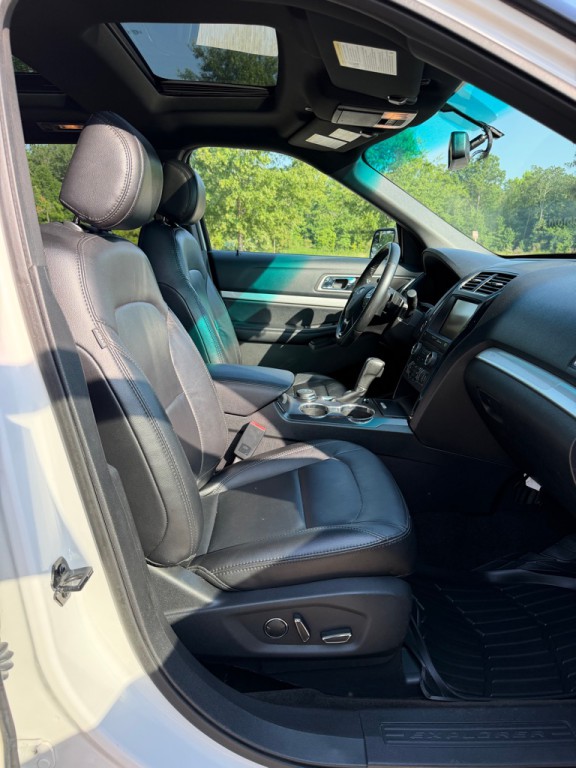 2016 Ford Explorer Image 25