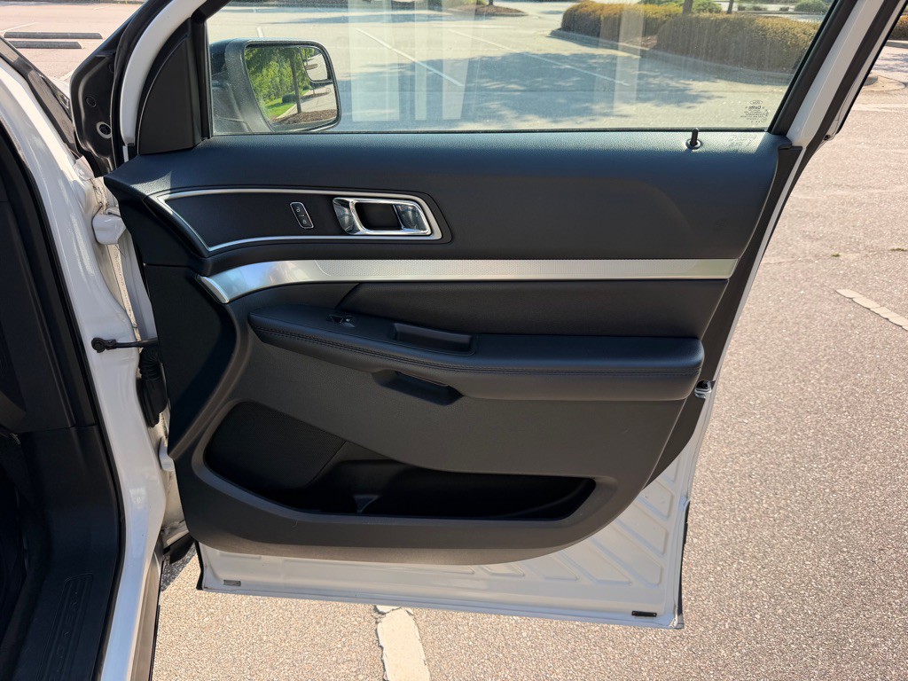 2016 Ford Explorer Image 27