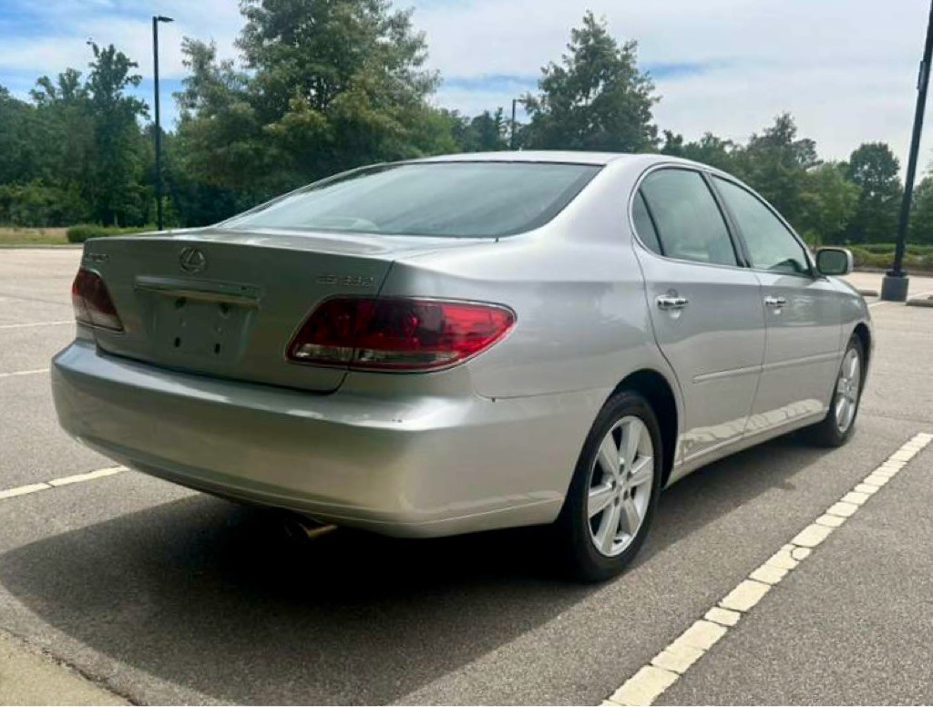 2005 Lexus ES Image 5