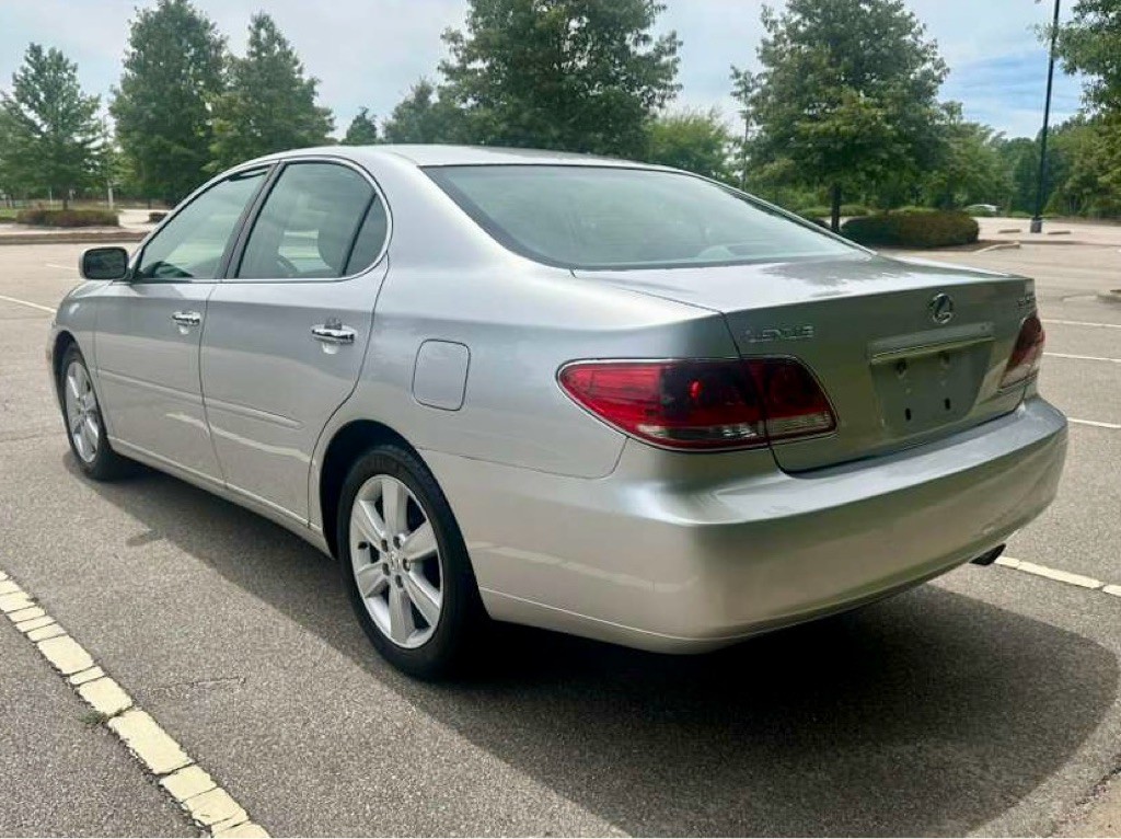 2005 Lexus ES Image 7