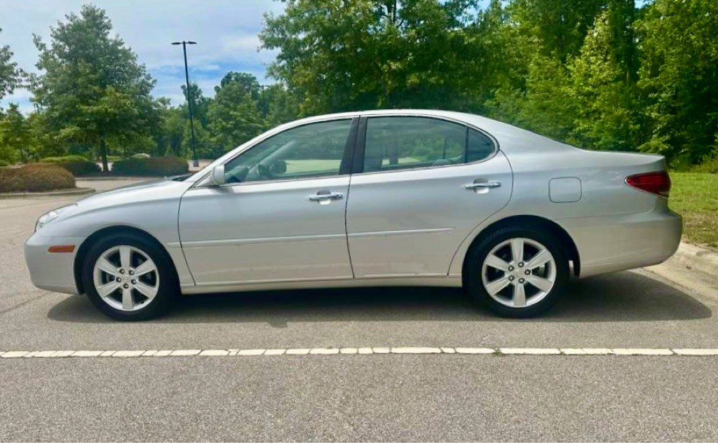 2005 Lexus ES Image 8