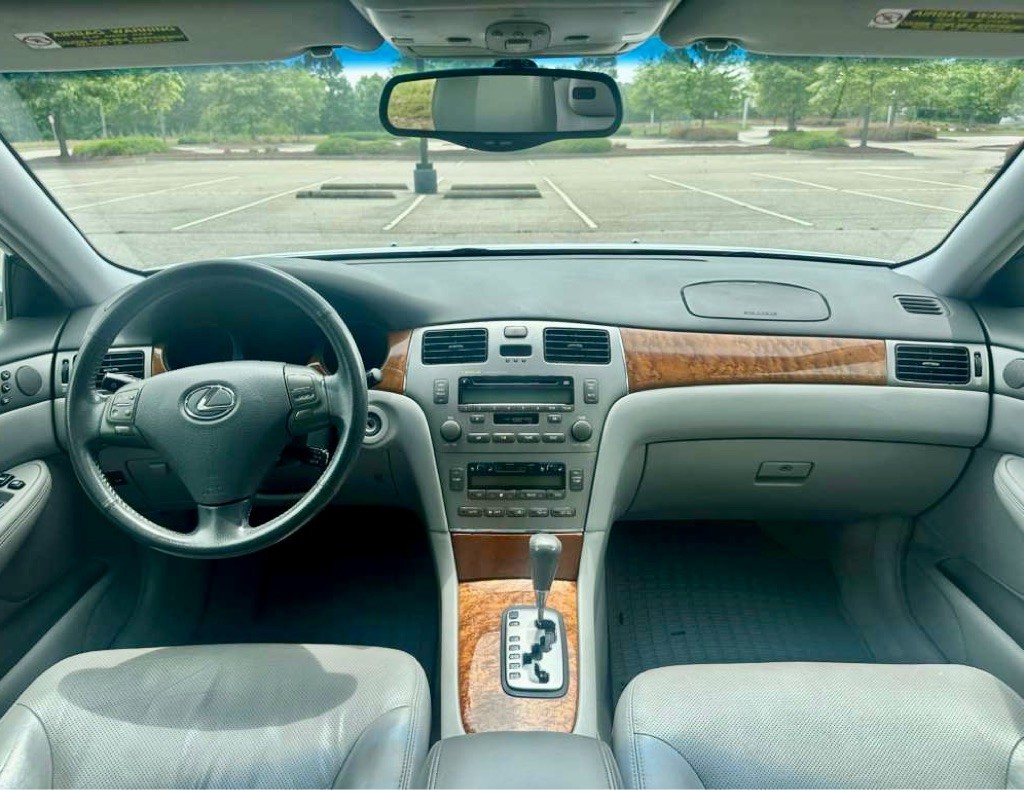 2005 Lexus ES Image 17