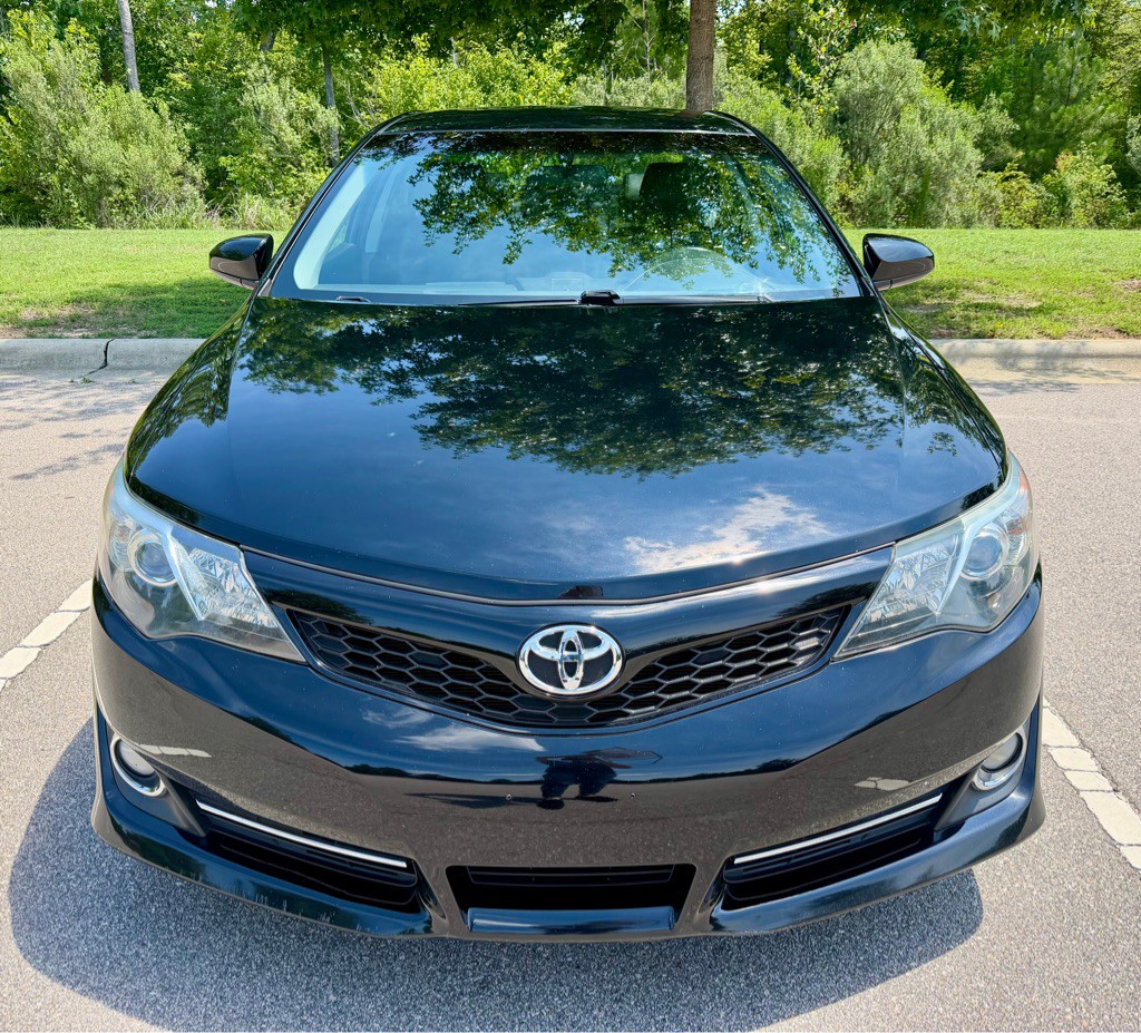 2012 Toyota Camry Image 2