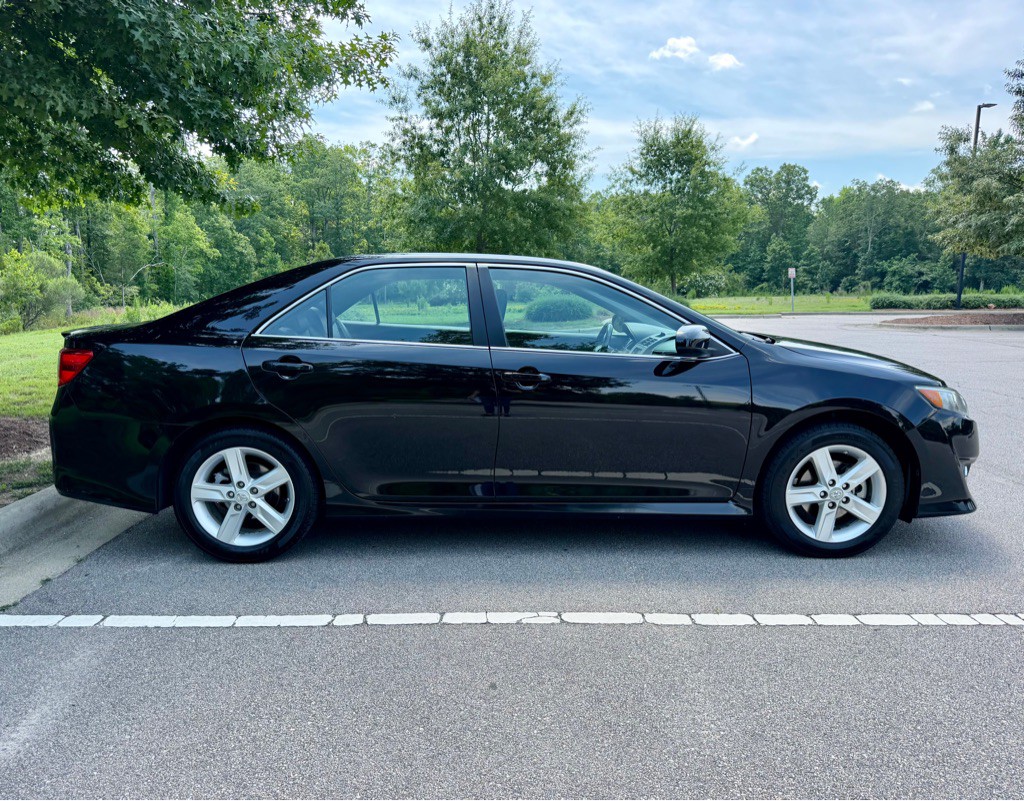 2012 Toyota Camry Image 4
