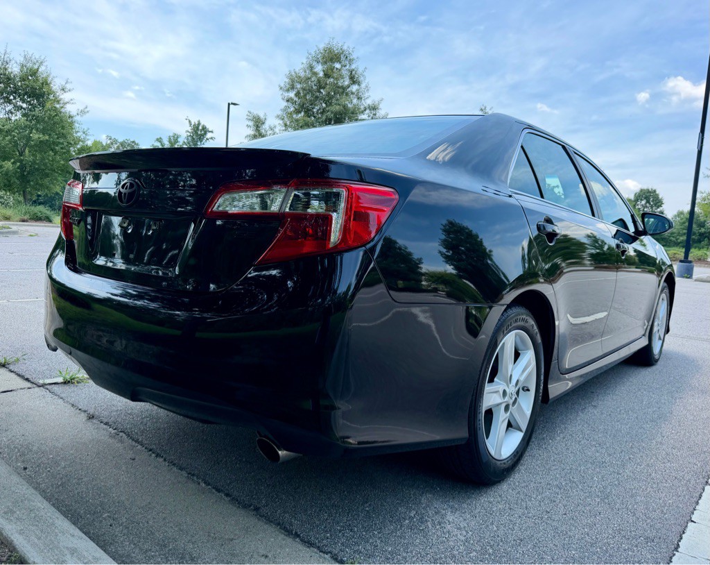 2012 Toyota Camry Image 5