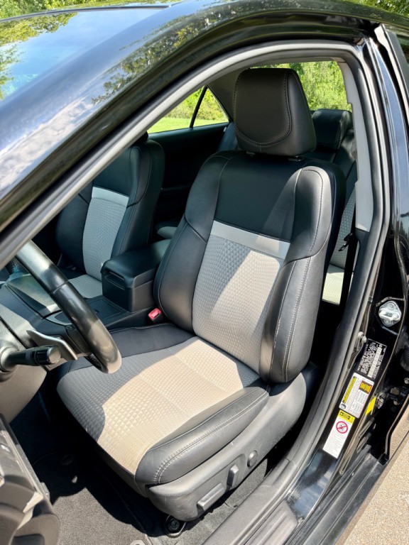 2012 Toyota Camry Image 11