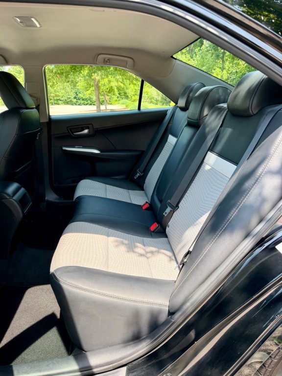 2012 Toyota Camry Image 14