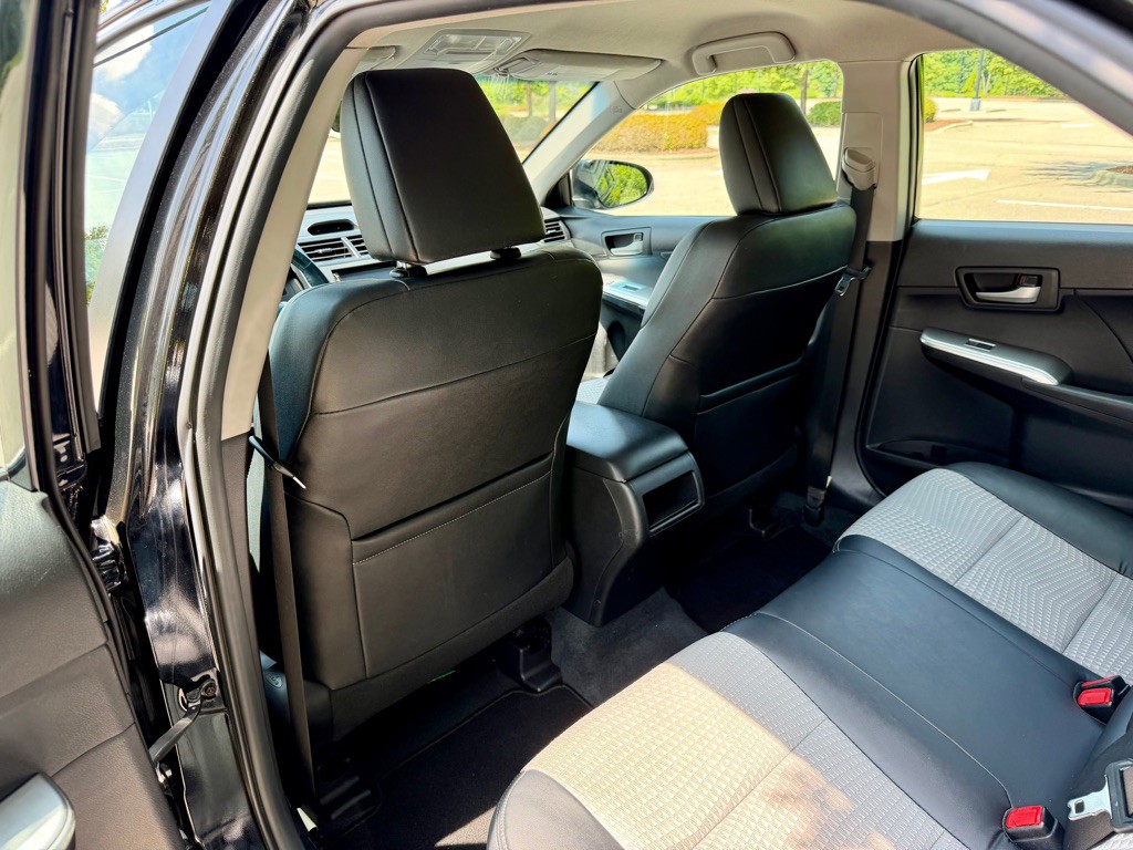 2012 Toyota Camry Image 16