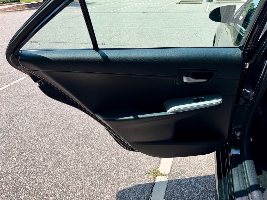 2012 Toyota Camry Image 17