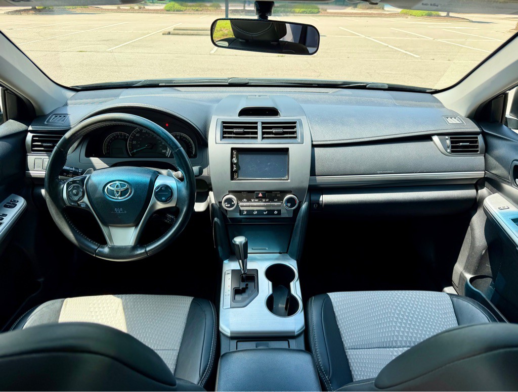 2012 Toyota Camry Image 18