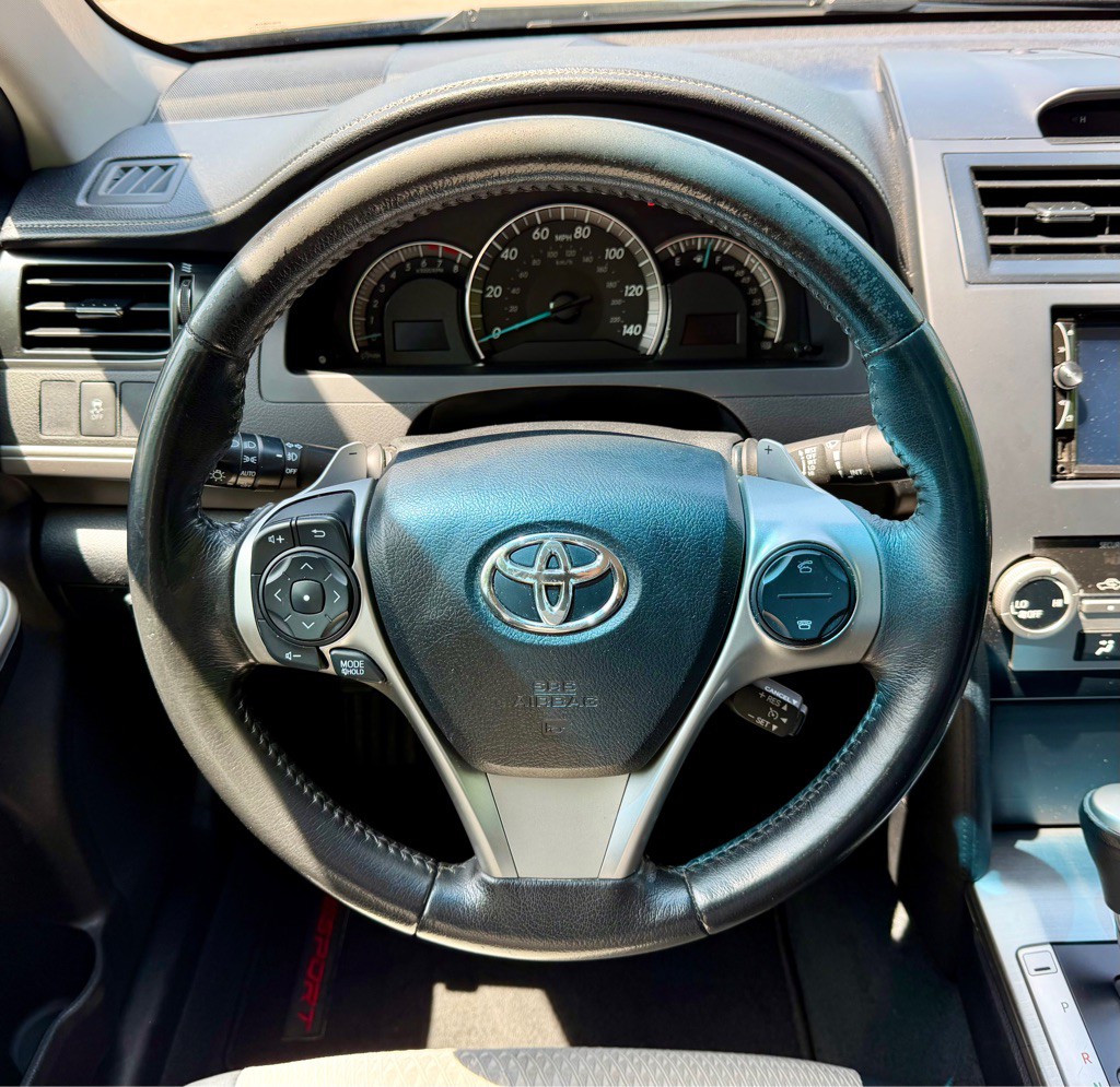 2012 Toyota Camry Image 19