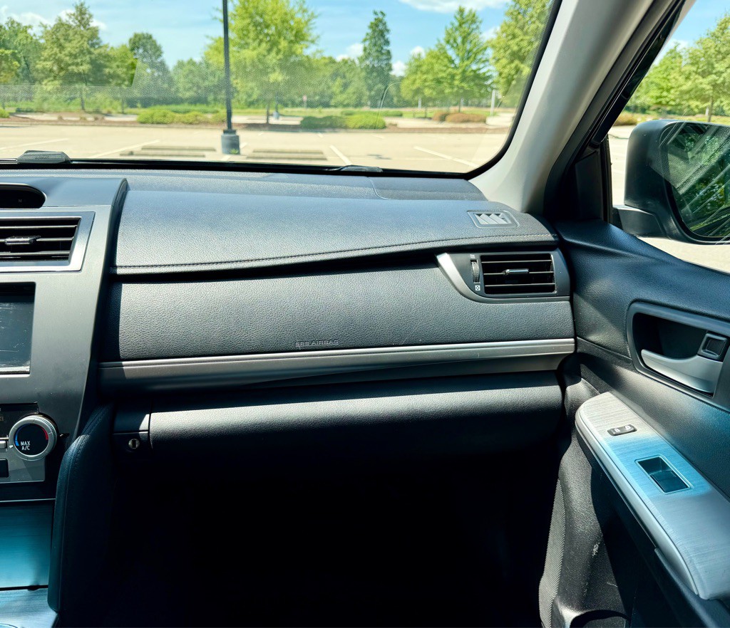 2012 Toyota Camry Image 21