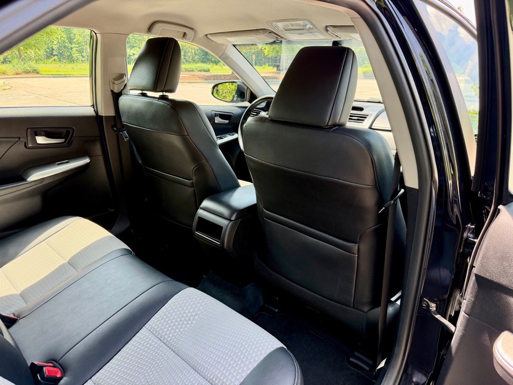 2012 Toyota Camry Image 24