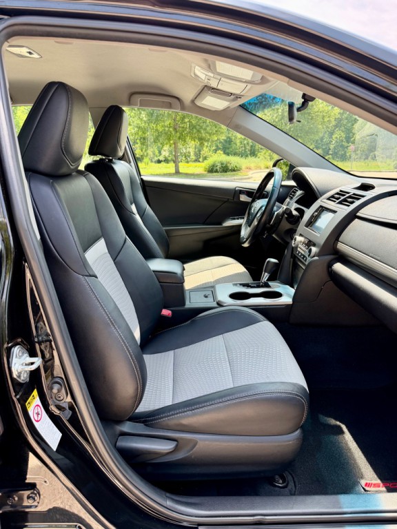 2012 Toyota Camry Image 26
