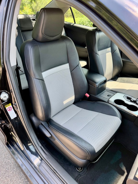 2012 Toyota Camry Image 27