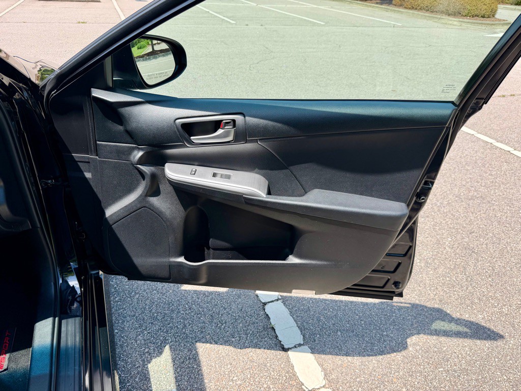 2012 Toyota Camry Image 29