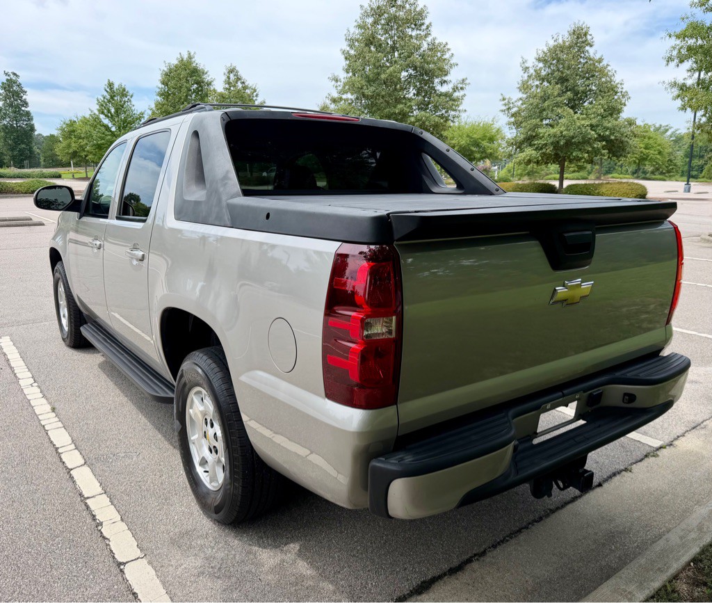 2009 Chevrolet Avalanche Image 7