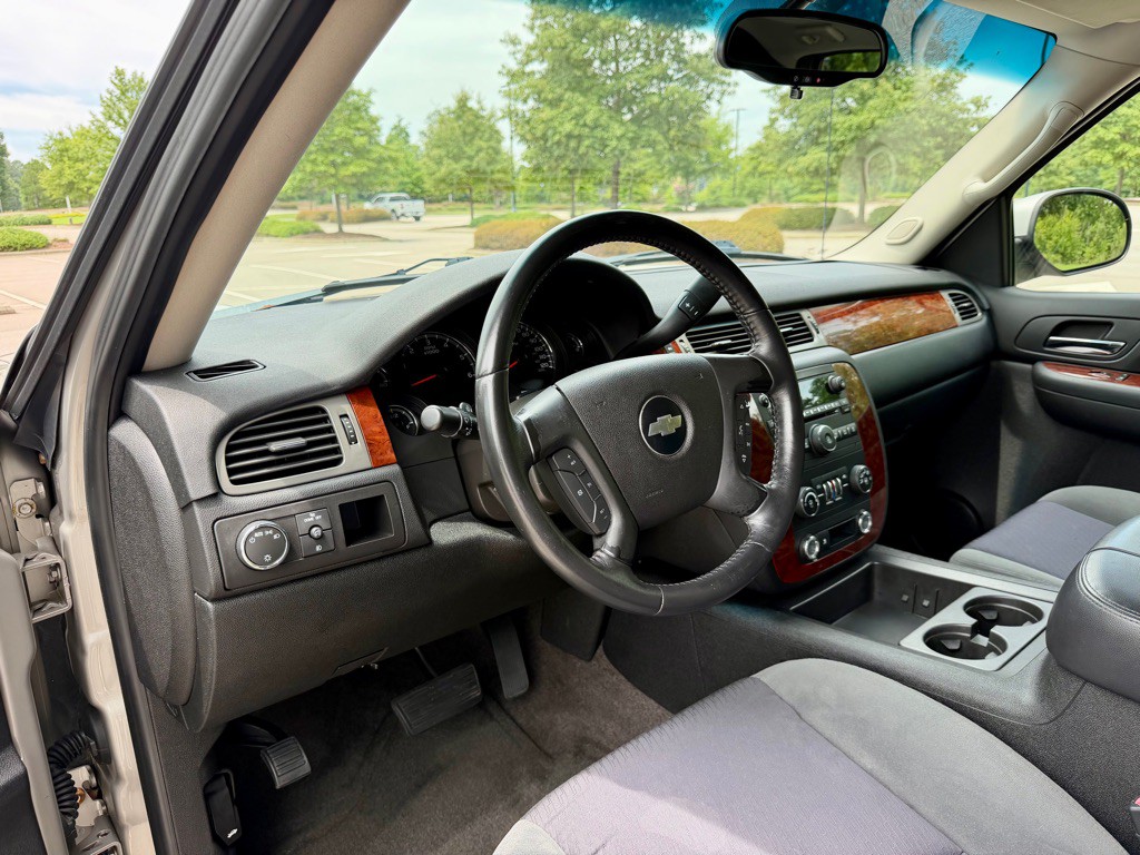2009 Chevrolet Avalanche Image 12