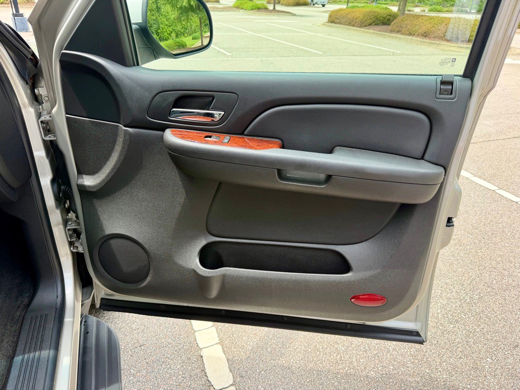 2009 Chevrolet Avalanche Image 29