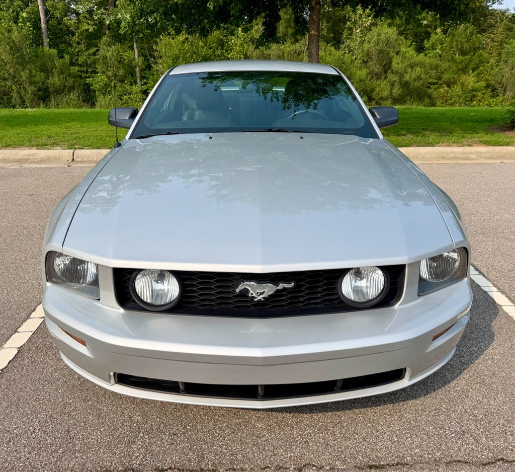 2006 Ford Mustang Image 2