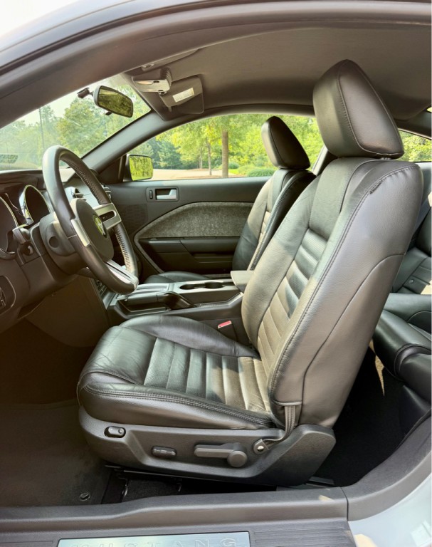 2006 Ford Mustang Image 9